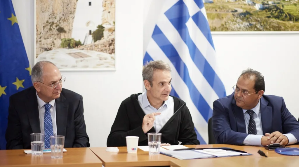 mitsotakis amorgos thalassia parka