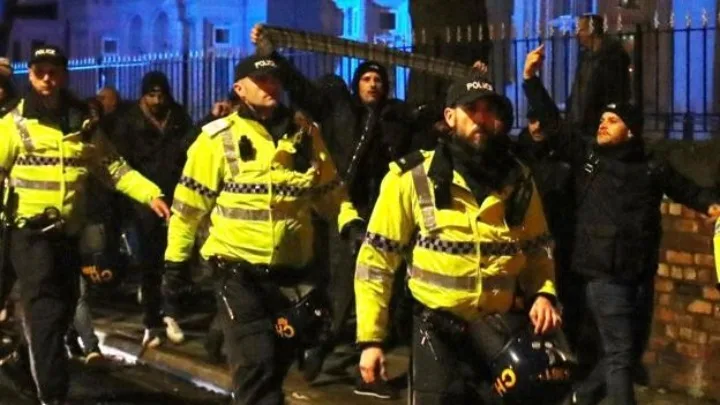  Συναγερμός στην Ολλανδία – Συνελήφθησαν 200 οπαδοί της Νάπολι