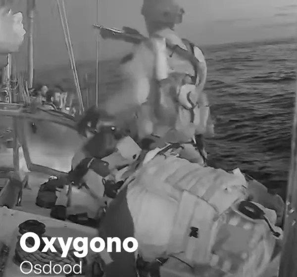  Υπό κράτηση τα μέλη του ελληνικού πλοίου “Οξυγόνο” μετά το ρεσάλτο των ισραηλινών-Λίστα με τους επιβαίνοντες