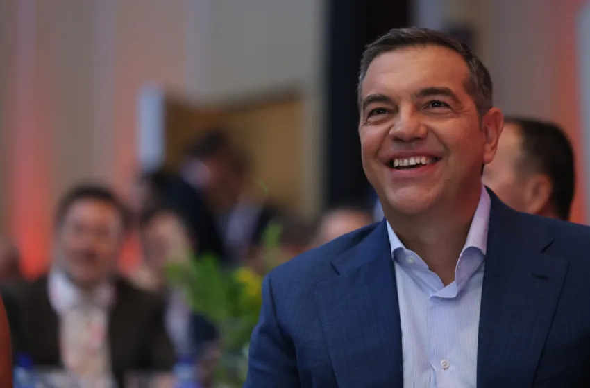  Τσίπρας/Αυτή είναι η απόφασή μου: Στην κολυμπήθρα της κοινωνίας, με εμπιστοσύνη στις δυνάμεις του λαού