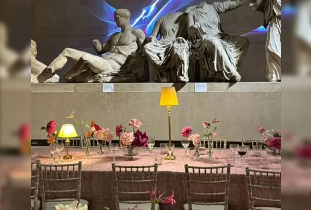 vretaniko mouseio glypta parthenona pink ball