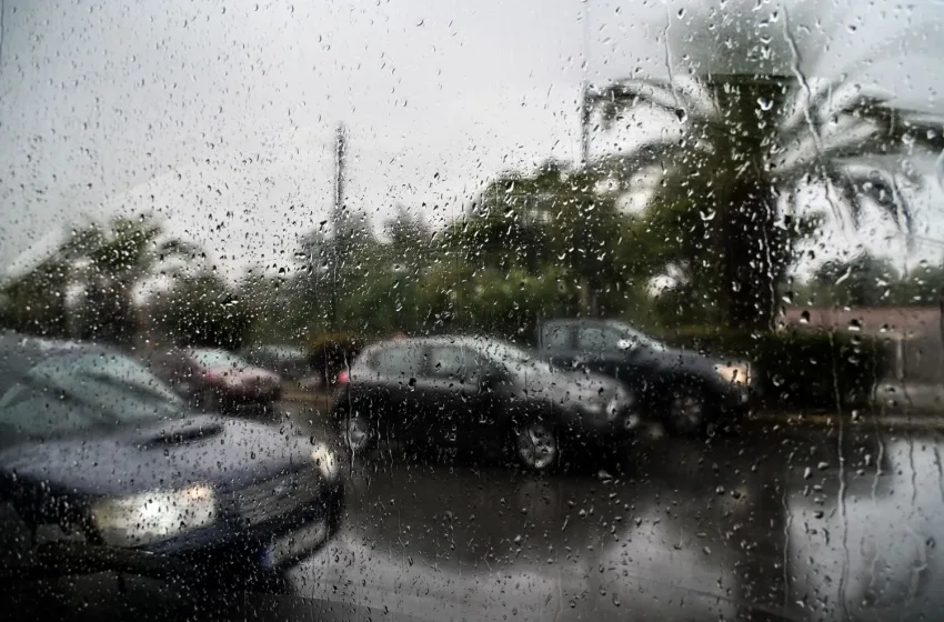  Ισχυρή καταιγίδα σε περιοχές της Αττικής- Πώς θα κινηθεί η κακοκαιρία