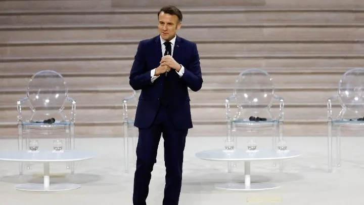  Γιατί κυβέρνηση και αντιπολίτευση “διαβάζουν” λάθος τη γαλλική κρίση