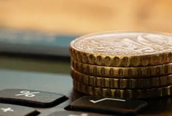 Παναγιώτα  Καλαποθαράκου / Το ιδιωτικό χρέος ως κοινωνική πληγή: Οι…