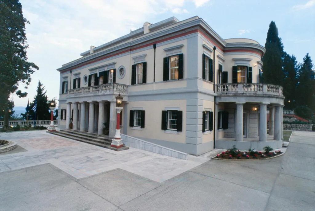 Έπαυλη Mon Repos. Σήμερα Μουσείο Παλαιόπολης