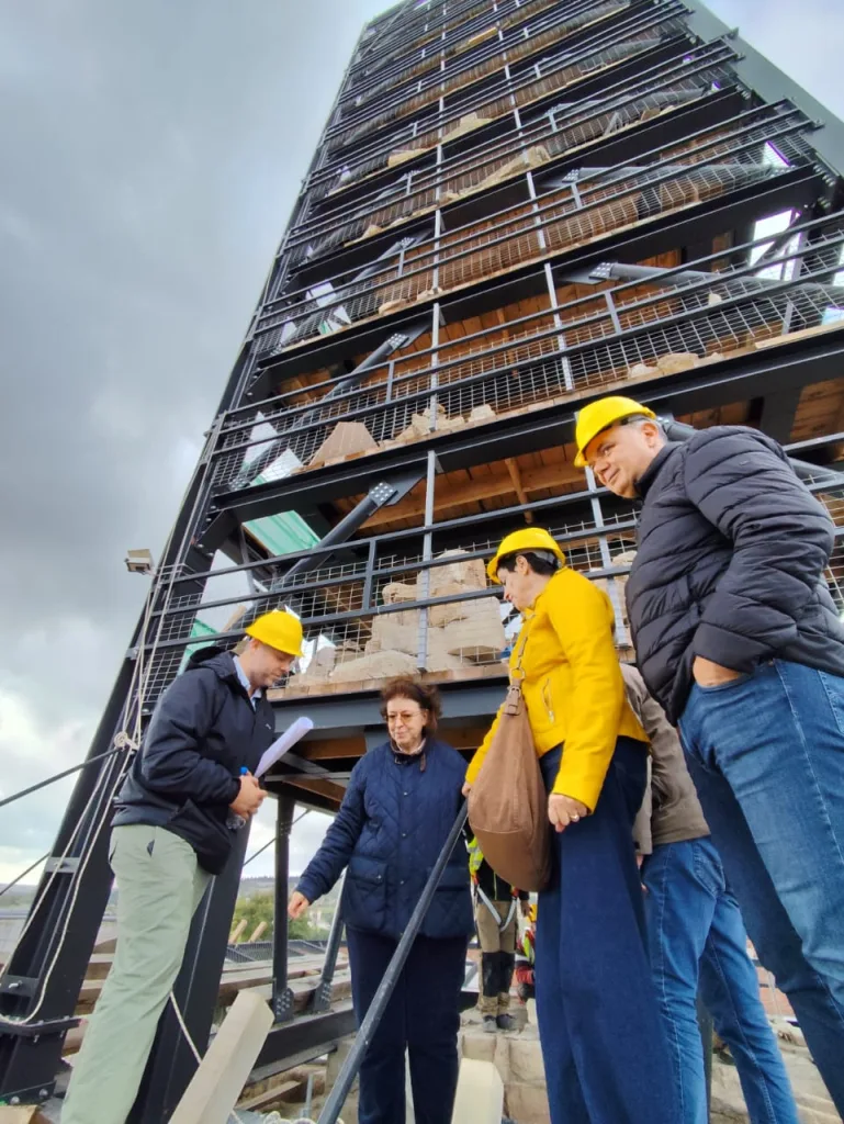 Έβρος: Αυτοψία Μενδώνη στο Τέμενος Βαγιαζήτ και στις δομές υφαντικές τέχνης 3 Αυτοψία στο Τέμενος Βαγιαζήτ από την Υπουργό Πολιτισμού