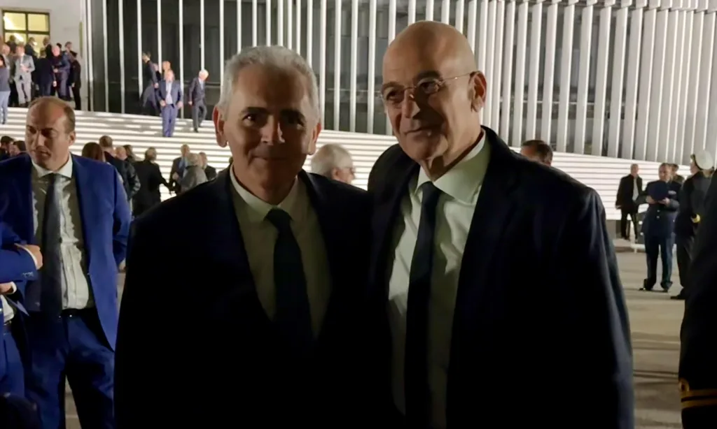 ΜΑΧΙΜΟΣ ΔΕΝΔΙΑΣ