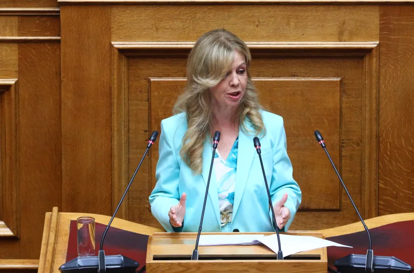  Τζούφη: Δριμεία κριτική στην κυβέρνηση και προσωπικά κατά Γεωργιάδη για την Υγεία