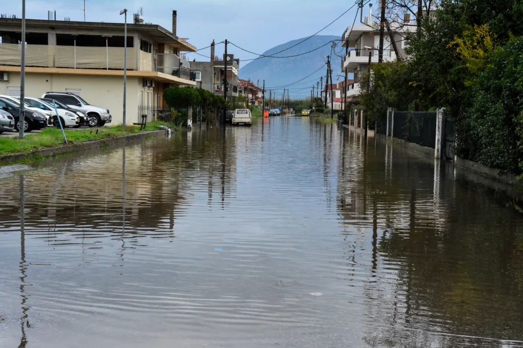 ΜΕΣΟΛΟΓΓΙ ΝΕΡΑ