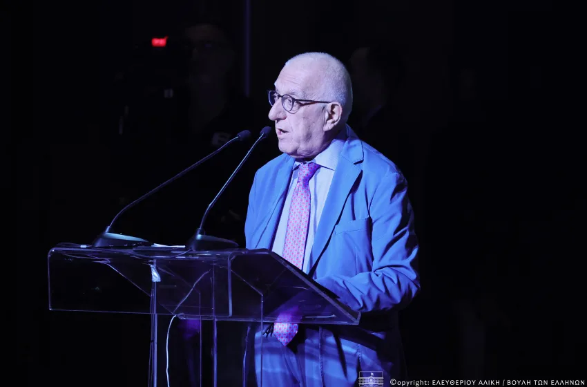  Κακλαμάνης: “Η Βουλή θα προχωρήσει σε δράσεις για την τεχνητή νοημοσύνη”