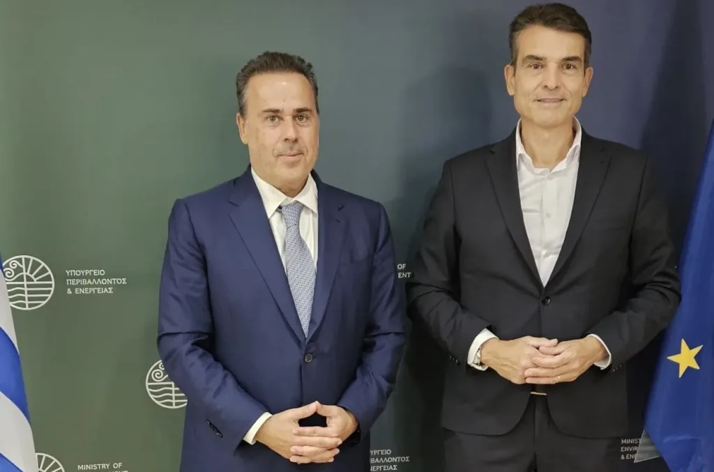 ΦΩΤΟ ΚΟΥΒΕΛΑΣ ΠΑΠΑΣΤΑΥΡΟΥ e1761325265891