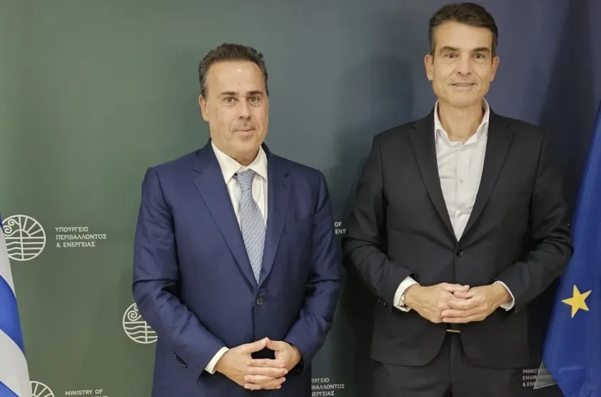 ΦΩΤΟ ΚΟΥΒΕΛΑΣ ΠΑΠΑΣΤΑΥΡΟΥ e1761325265891