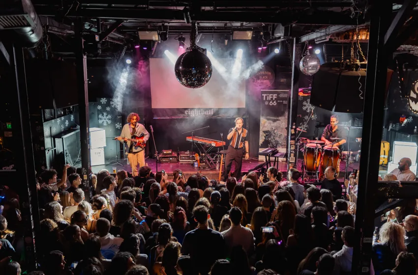  Η Θεσσαλονίκη αποθέωσε τον Κωστή Μαραβέγια – Μια ανεπανάληπτη βραδιά powered by ΟΠΑΠ στο 66ο Φεστιβάλ Κινηματογράφου Θεσσαλονίκης