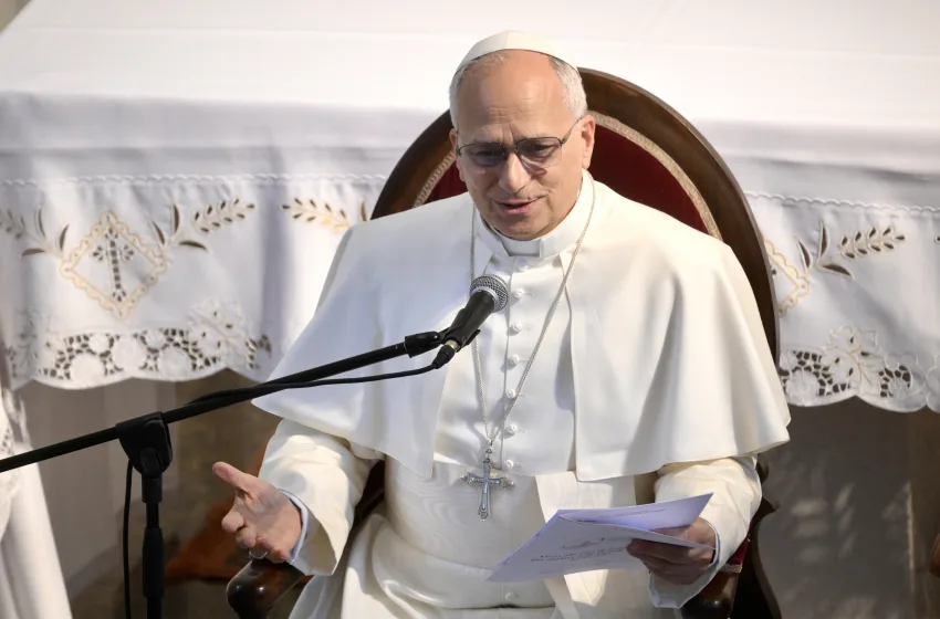  Πάπας Λέων: Συμμετείχε σε κοινή  προσευχή με ορθόδοξους στην Κωνσταντινούπολη