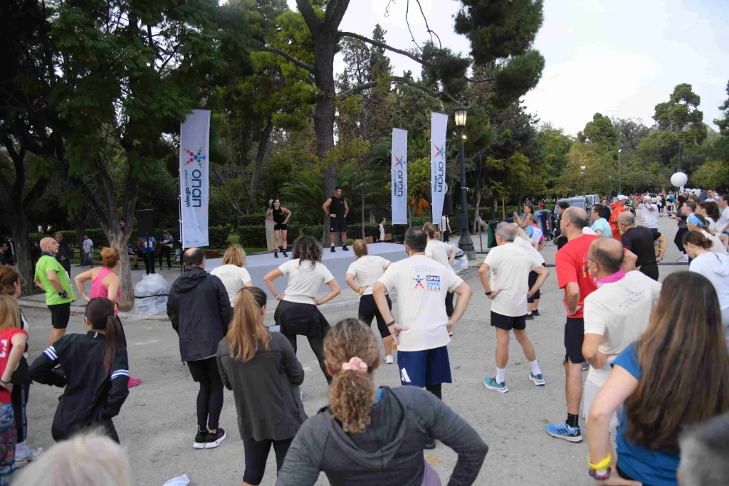 Το μεγαλύτερο βήμα τους μέχρι το επόμενο έκαναν οι δρομείς του 42ου Αυθεντικού Μαραθωνίου 16 4 32