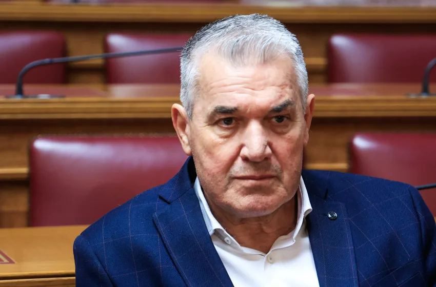  Ο Κυριαζίδης προκαλεί: Δεν του φτάνουν τα 5.000€ της βουλευτικής αποζημίωσης (vid)