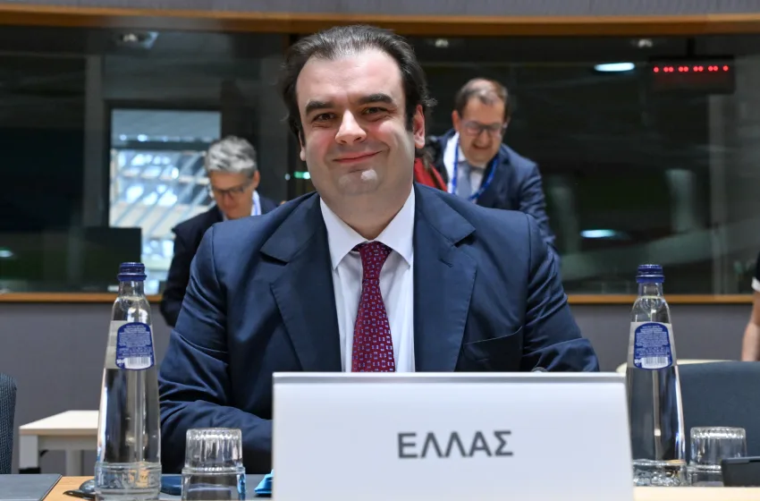  Bloomberg: Ο Πιερρακάκης ανακοινώνει υποψηφιότητα για την προεδρία του Eurogroup-Οι πιθανοί αντίπαλοί του