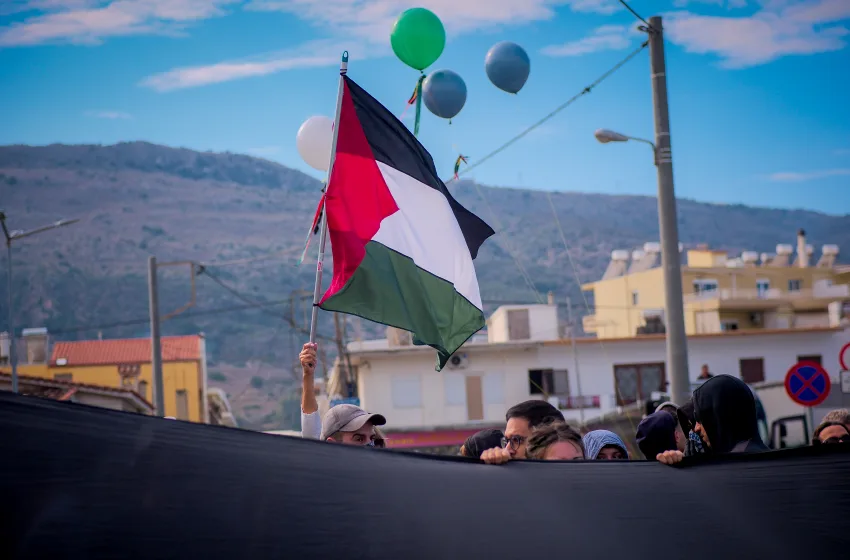  Ηράκλειο: Ένταση μεταξύ διαδηλωτών για την Παλαιστίνη και Ισραηλινών- Προσαγωγές