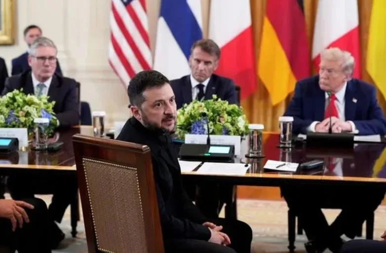  Πόλεμος στην Ουκρανία: Πυρετώδεις διαβουλεύσεις στη Γενεύη–”Στριμωγμένος” ο Ζελένσκι