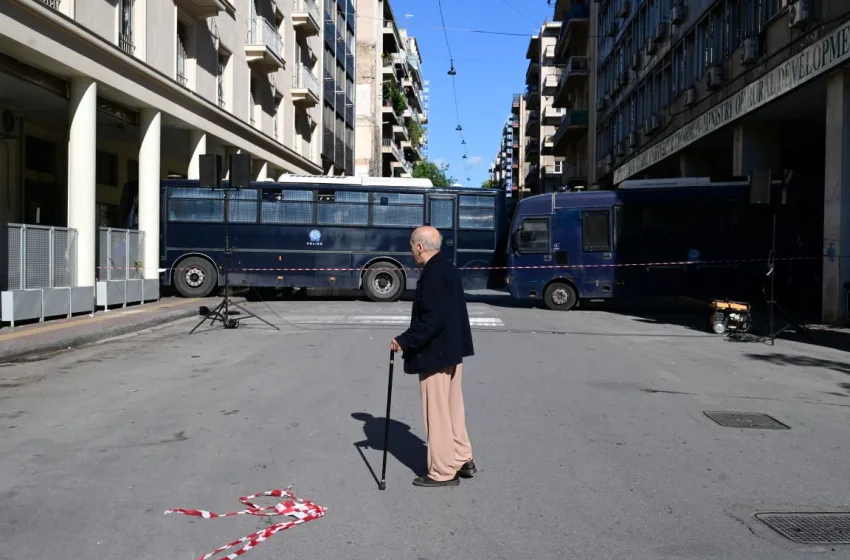  Φρούριο η Αθήνα για το συλλαλητήριο των αγροτών-Μέτρα ασφαλείας έξω από τον ΟΠΕΚΕΠΕ