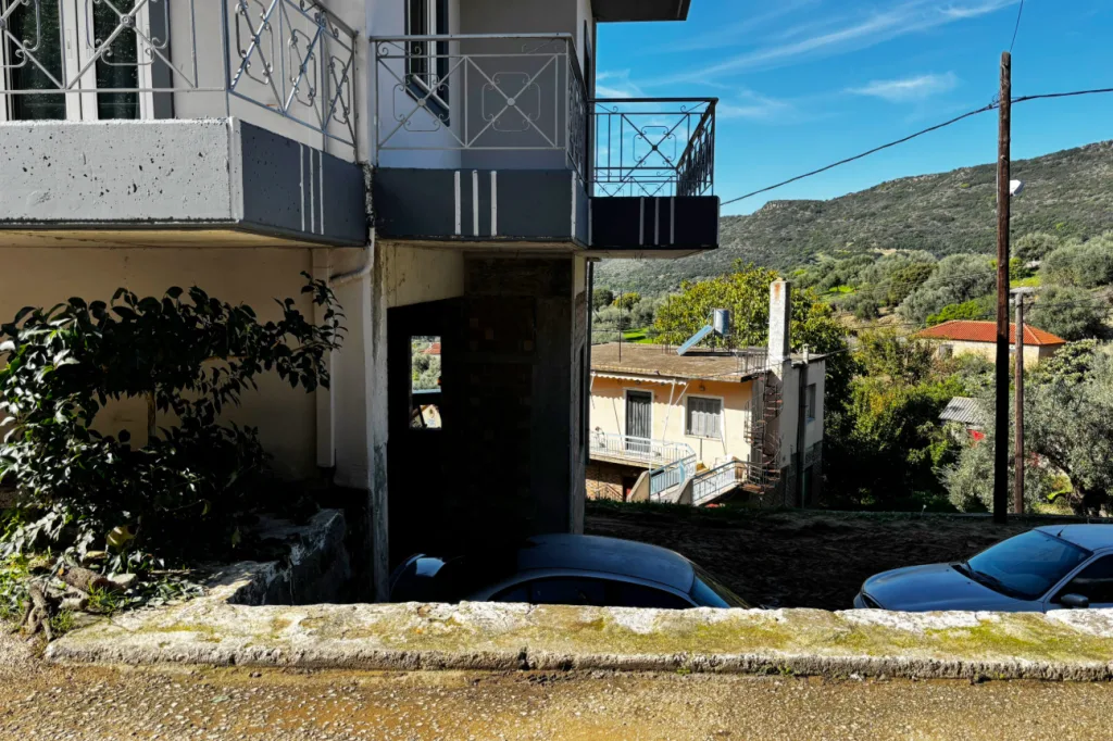 axaia patra nekro thanatos 3xronos