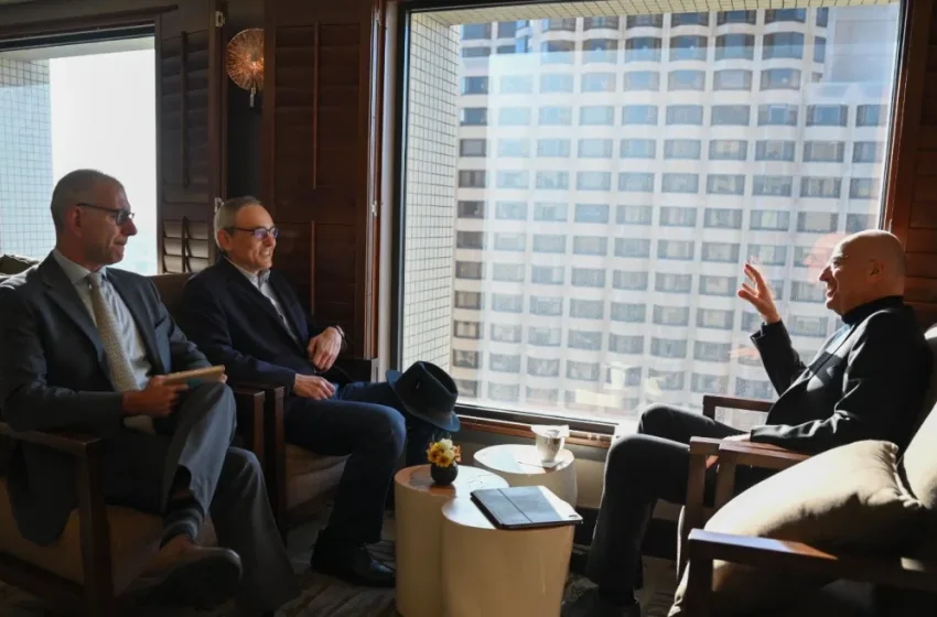  Συνάντηση Δένδια με διαπρεπείς Έλληνες ακαδημαϊκούς στο Σαν Φρανσίσκο