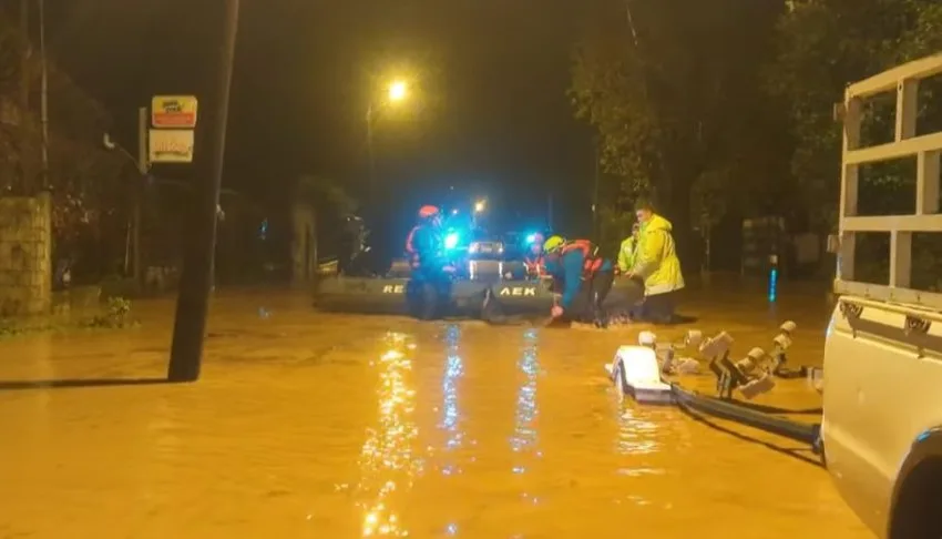  Πρέβεζα: Συγκλονιστική επιχείρηση απεγκλωβισμού αλόγου από τη Λέσχη Ελλήνων Καταδρομέων (vid)