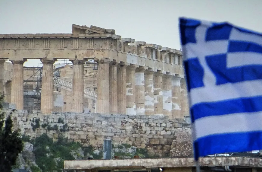 Eurostat: Ευρωπαϊκή πρωτιά της Ελλάδας στη μείωση του δημόσιου χρέους