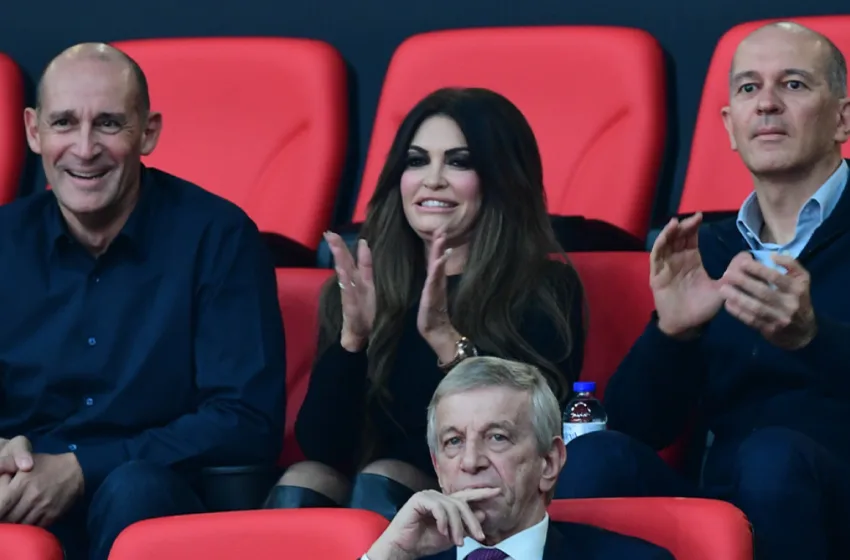  Η Γκιλφόιλ παρακολουθεί ξανά αγώνα του Ολυμπιακού στο ΣΕΦ