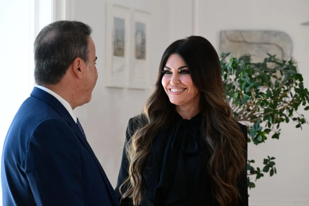 Μαξίμου: Ζελένσκι Μητσοτάκης και Γκιλφόιλ υπέγραψαν την ενεργειακή συμφωνία Ουκρανίας - Ελλάδας 8 guilfoyle papastavrou