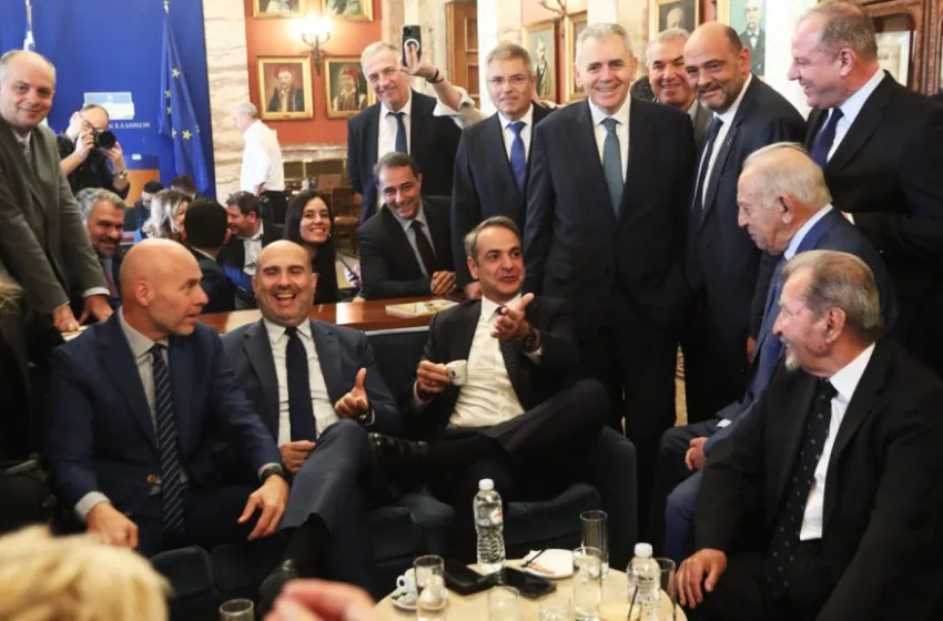  Μητσοτάκης: “Αποκάλυψε” τις πιθανές ημερομηνίες των εκλογών- Μετά το Πάσχα του ’27