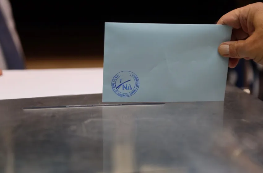  Εσωκομματικές εκλογές ΝΔ: Πήραν τις κάλπες κι έφυγαν από το εκλογικό κέντρο στα Τρίκαλα