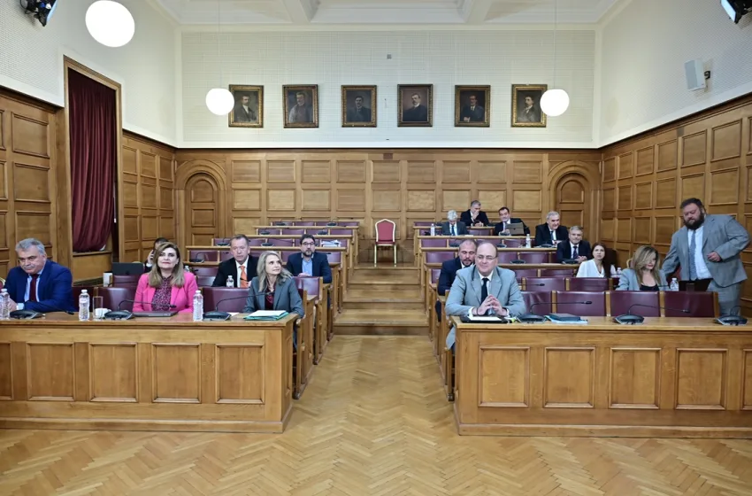  Πηγές ΠΑΣΟΚ: “Κωλοτούμπα” της ΝΔ για την κλήση του Ξυλούρη στην Εξεταστική του ΟΠΕΚΕΠΕ