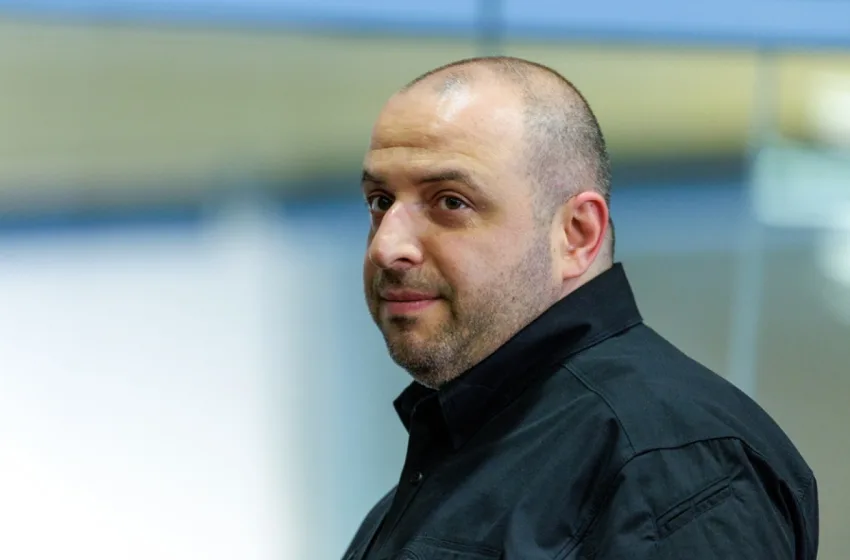  Ουκρανία: Εκτός χώρας ο πρώην υπ. Άμυνας- Φήμες για εμπλοκή σε σκάνδαλο διαφθοράς