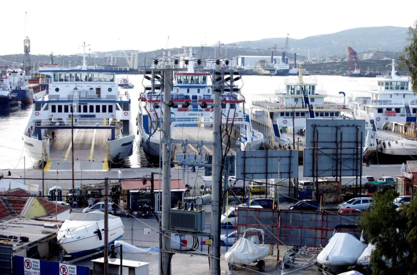  Σαλαμίνα-Πέραμα: Άγριος ξυλοδαρμός 50χρονης σε φέρι μποτ από τον σύζυγό της