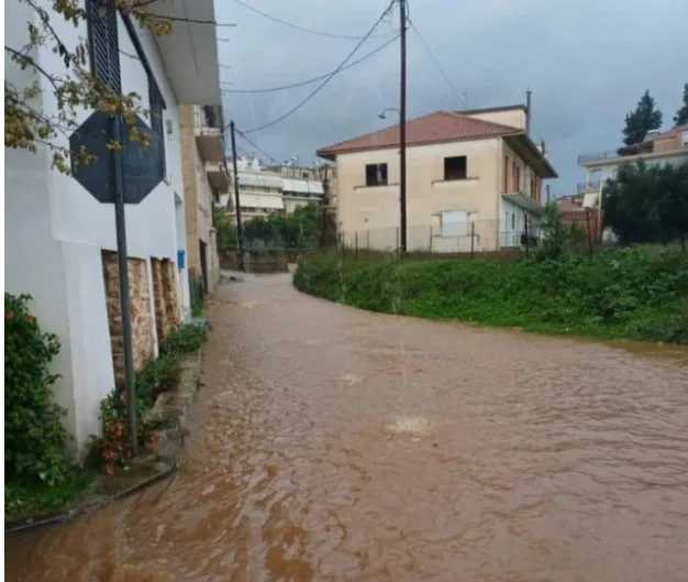  Κακοκαιρία: Ήχησε το “112” στα Ιωάννινα για έντονα φαινόμενα και κίνδυνο κατολισθήσεων