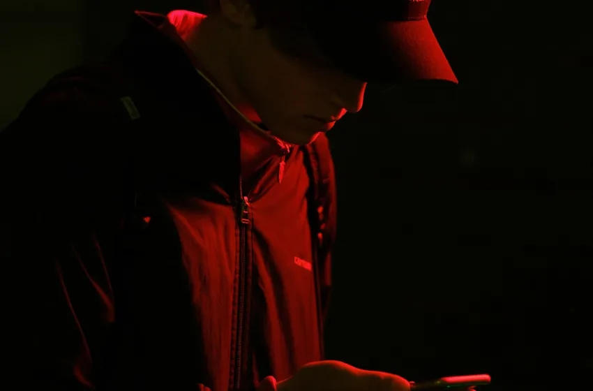  Smartphone: Πόσες φορές την ημέρα το “τσεκάρεις”- Δες τι σημαίνει και τι μπορείς να πάθεις