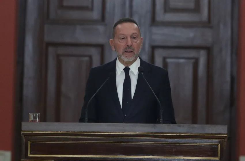  Στουρνάρας: “Ο Τσίπρας έπρεπε να είχε  αποδεχθεί τους όρους των δανειστών 6 μήνες νωρίτερα”