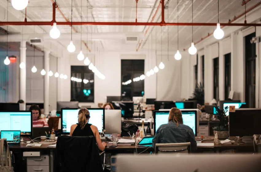  Συλλογικές Συμβάσεις Εργασίας: Ποιοι κλάδοι θα δουν αυξήσεις μισθών