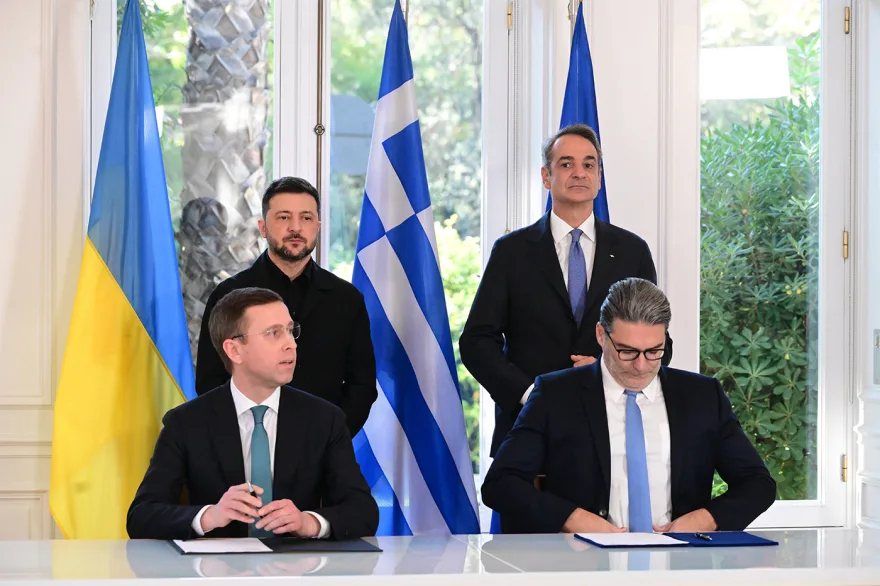 Μαξίμου: Ζελένσκι Μητσοτάκης και Γκιλφόιλ υπέγραψαν την ενεργειακή συμφωνία Ουκρανίας - Ελλάδας 7 symfwnia 2