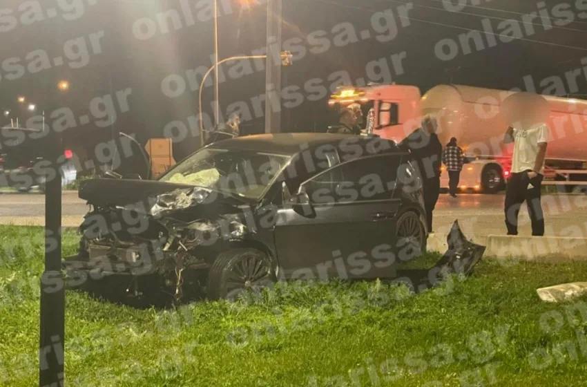  Λάρισα: Σοβαρό τροχαίο με σύγκρουση αυτοκινήτων- Τρεις τραυματίες