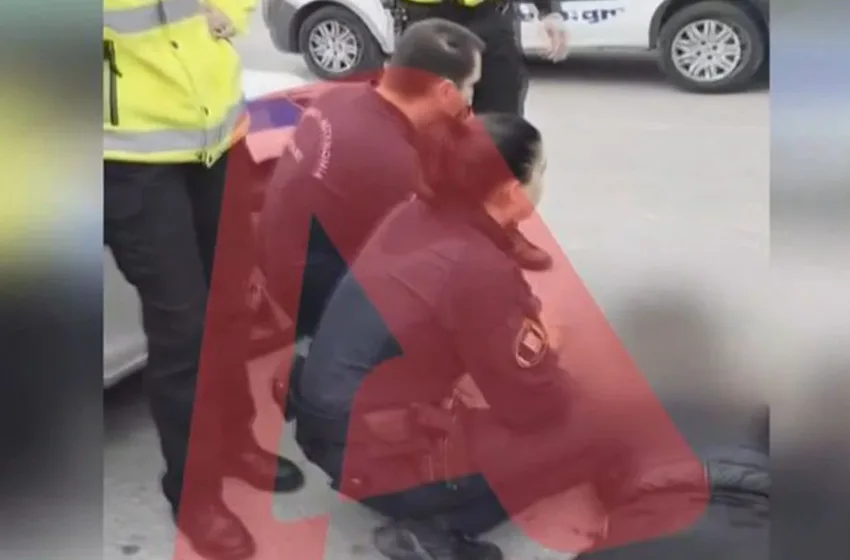  Τροχαίο στη Θηβών: Σκούτερ συγκρούστηκε με περιπολικό– Εκτοξεύτηκε ο οδηγός (vid)