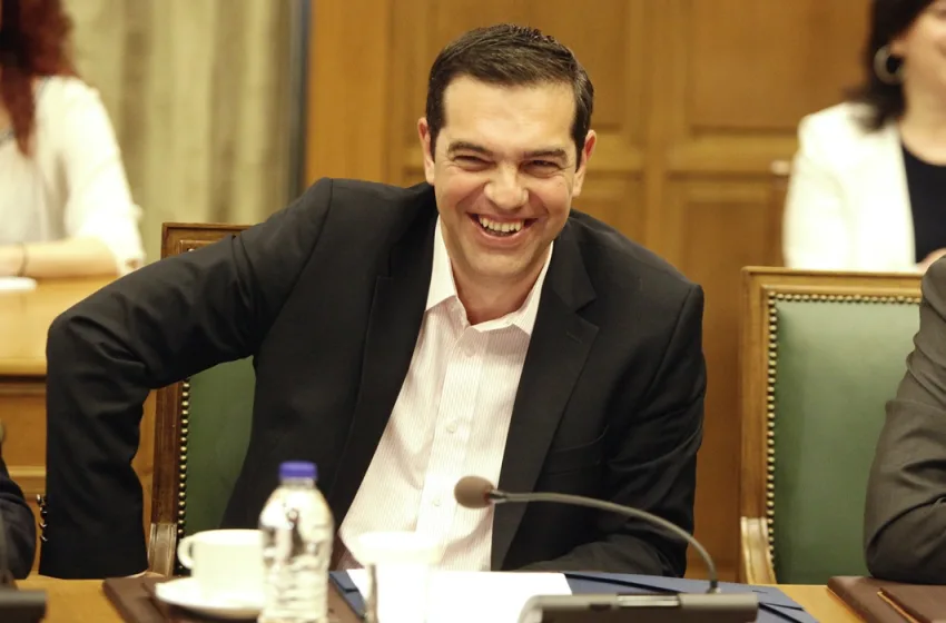  Ιθάκη/Πικάντικα στιγμιότυπα: Παναθηναϊκός, διακοπές με τη Μπέττυ και Αλαβάνος, η πρώτη μακαρονάδα στο Μαξίμου, ο Κ. Μητσοτάκης και η… Αντζελίνα Τζολί