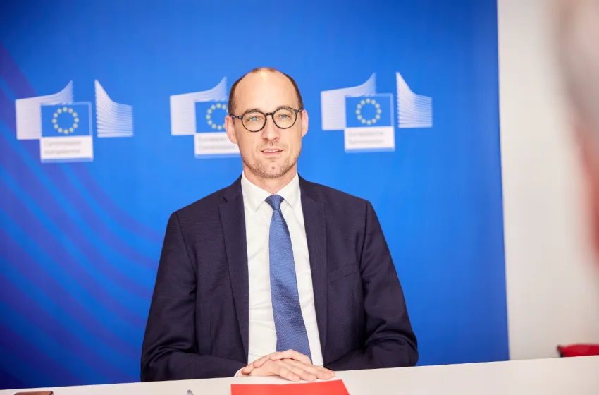  Βίνσεντ βαν Πέτεγκεμ: Ποιος είναι ο αντίπαλος Πιερρακάκη για το Eurogroup- Το “αγκάθι”