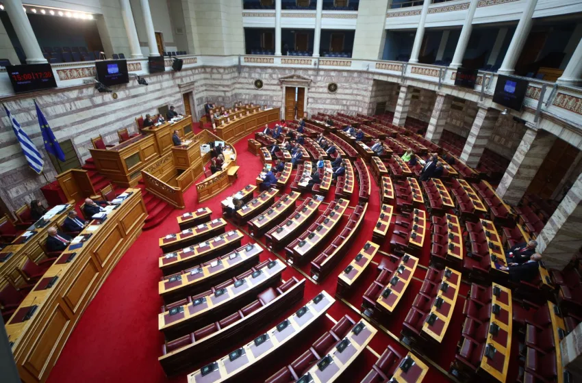  Βουλή: “Βροχή” ερωτήσεων της αντιπολίτευσης για το αγροτικό-Αίσθηση προκαλεί η ερώτηση Αραμπατζή (ΝΔ) προς Τσιάρα