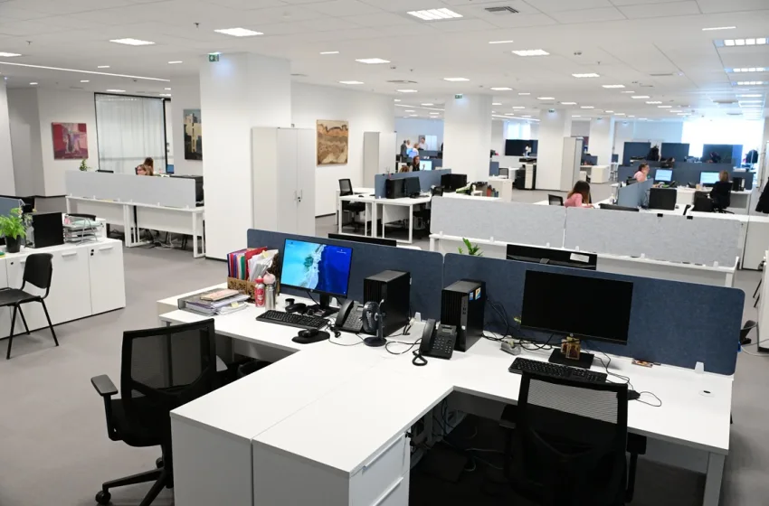  Δημόσιο: Οδικός χάρτης προσλήψεων και αυξήσεων μισθών-Τι προβλέπει το Δημοσιονομικό Πρόγραμμα 2026-2029