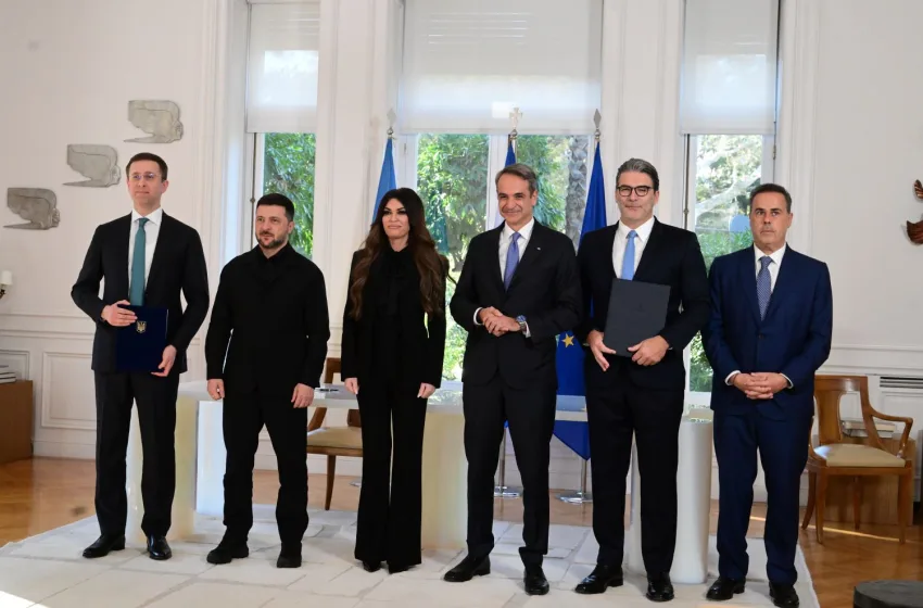  Μαξίμου: Ζελένσκι Μητσοτάκης και Γκιλφόιλ υπέγραψαν την ενεργειακή συμφωνία Ουκρανίας – Ελλάδας