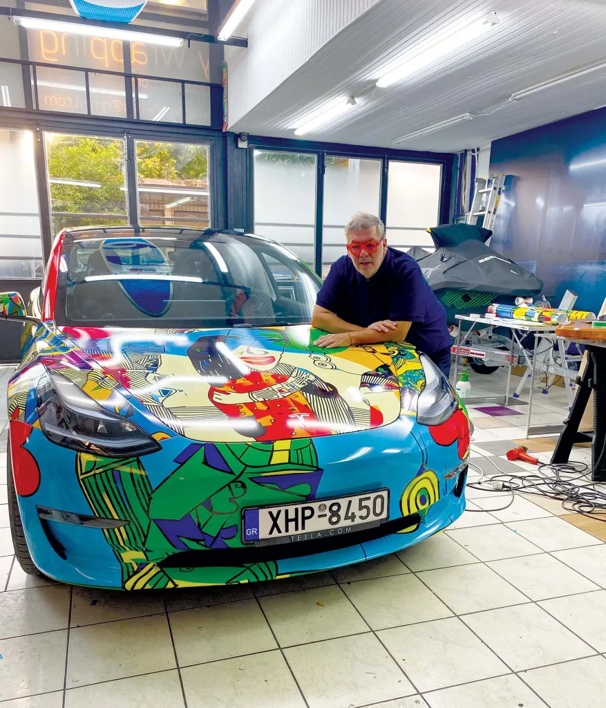 Το πρώτο γλυπτό Tesla της AVIS από τον Θανάση Λάλα με τη χρήση τεχνητής νοημοσύνης AI