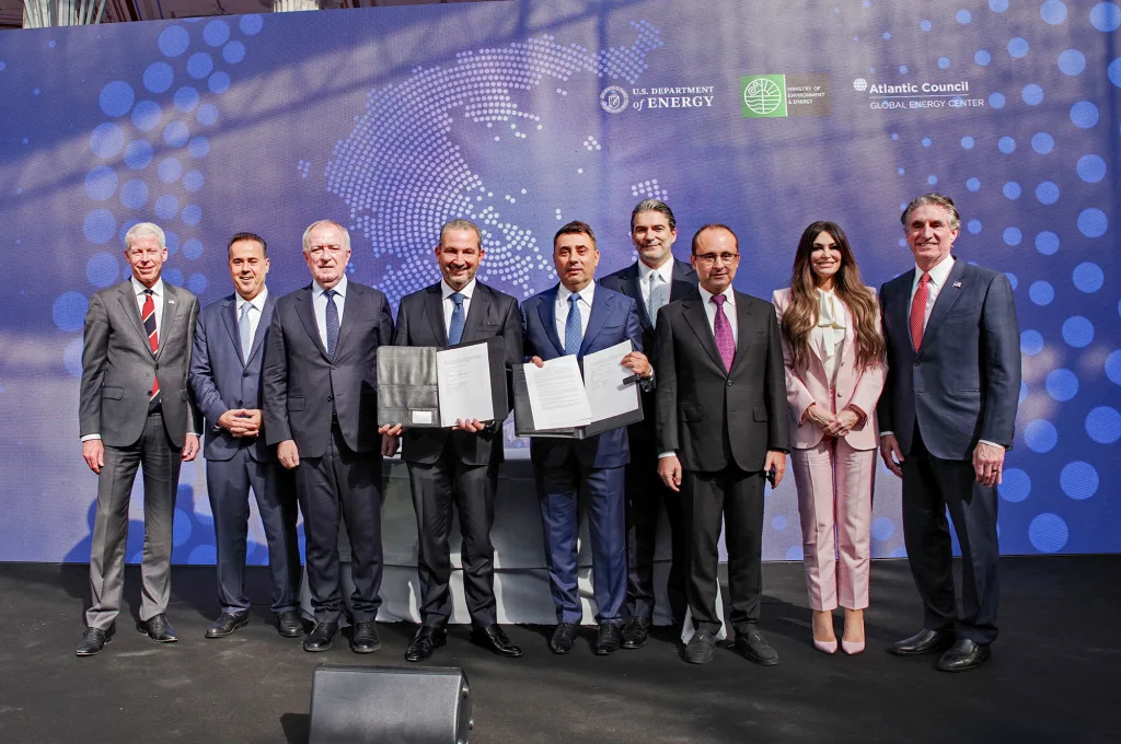 Υπογραφή NOVA POWER GAS S.R.L. και S.N.T.G.N. Transgaz S.A