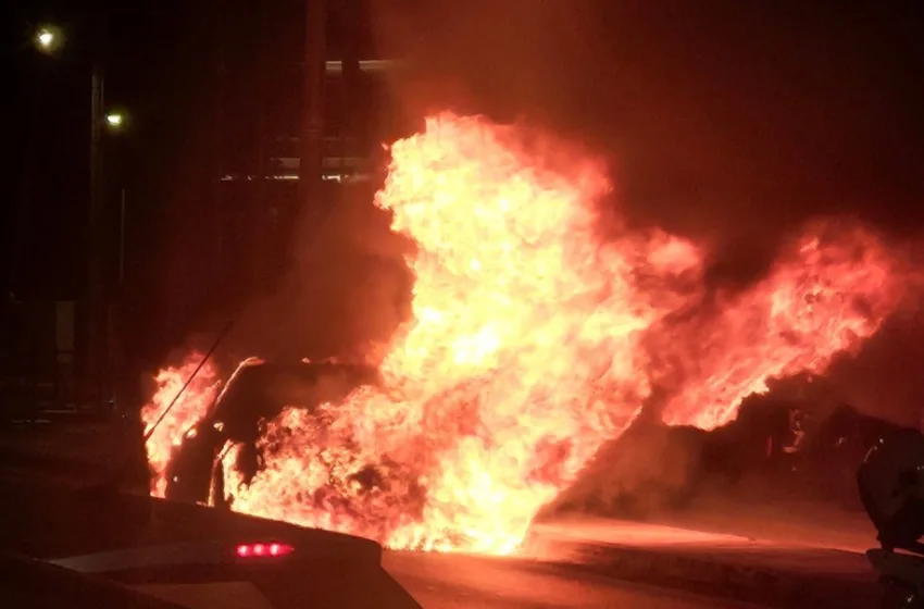  Φωτιά σε αυτοκίνητο στην Κηφισίας-Μεγάλο μποτιλιάρισμα